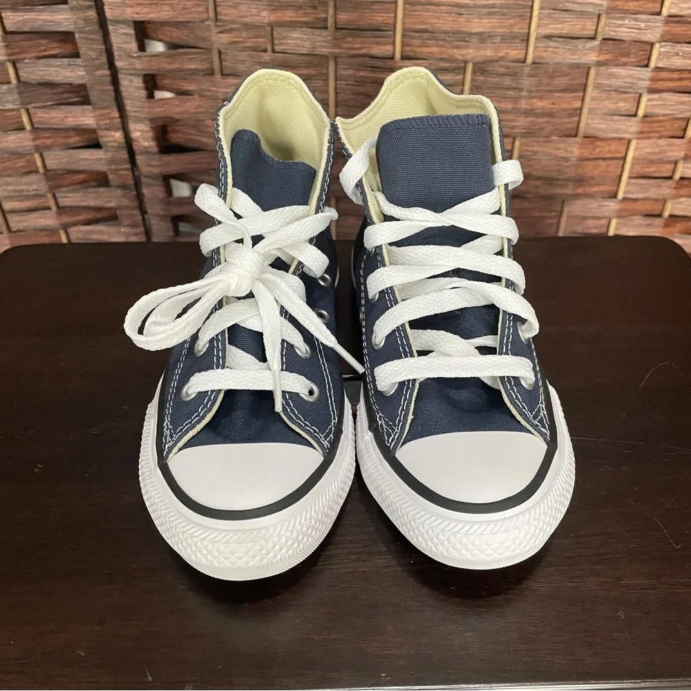 Converse Kids High Top Chuck Taylor All Star, Blue Boys Size 12, NWBox.